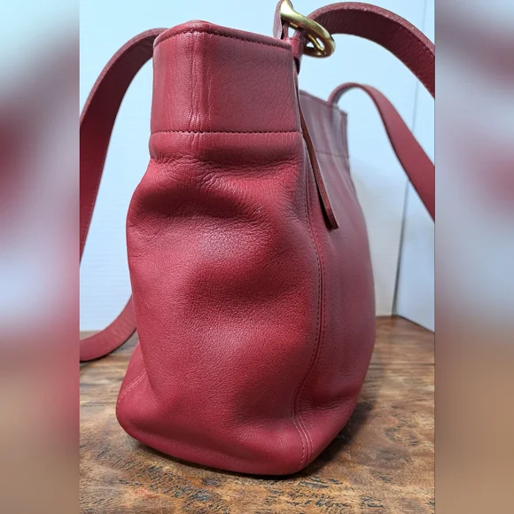 Vintage Coach 4157 Red Leather Waverly Soho Shoulder Buckle Bag